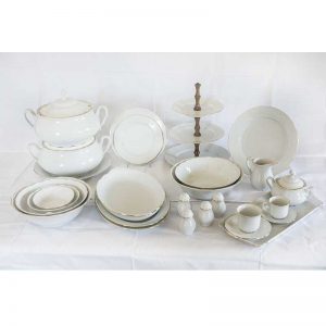 Constanca set 73/1 sa zlatnom linijom